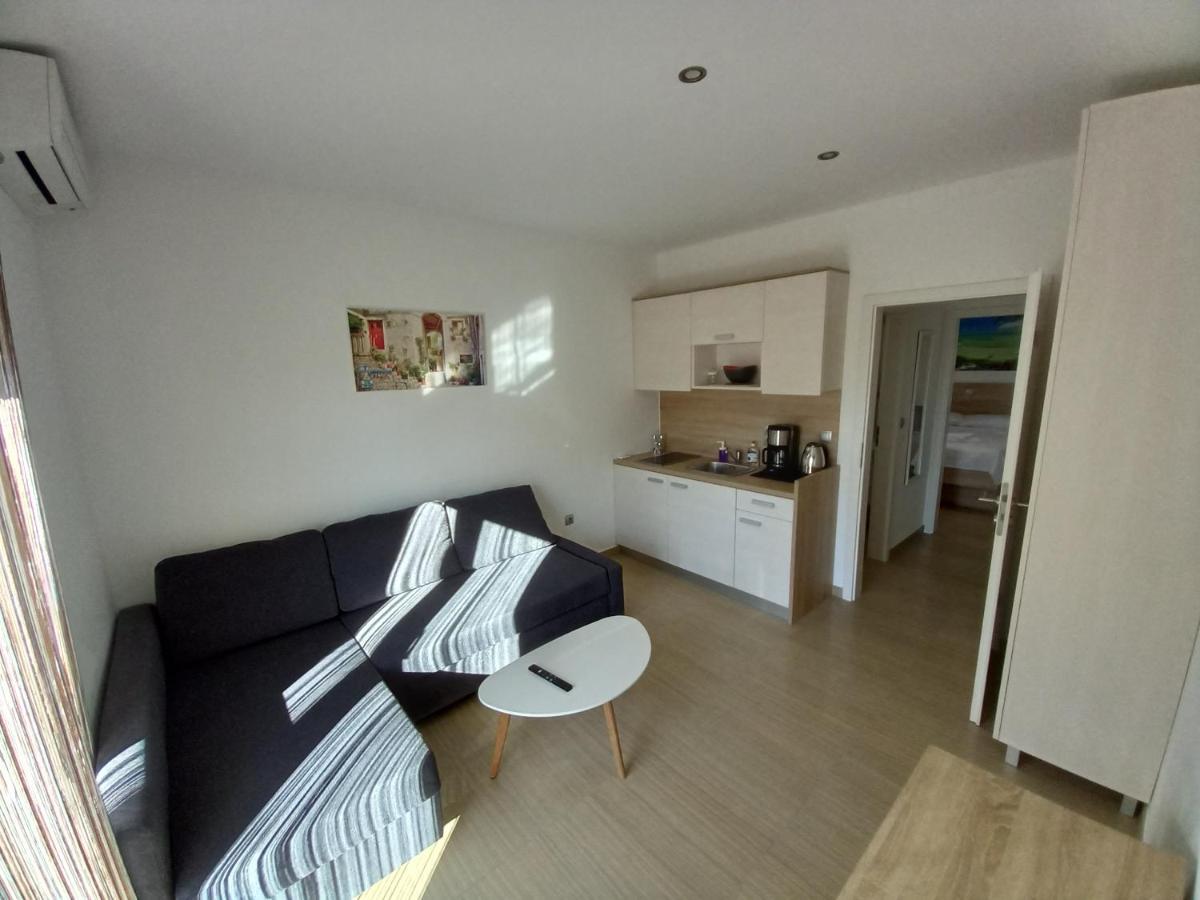 Apartmani Tropical Vodice Ngoại thất bức ảnh