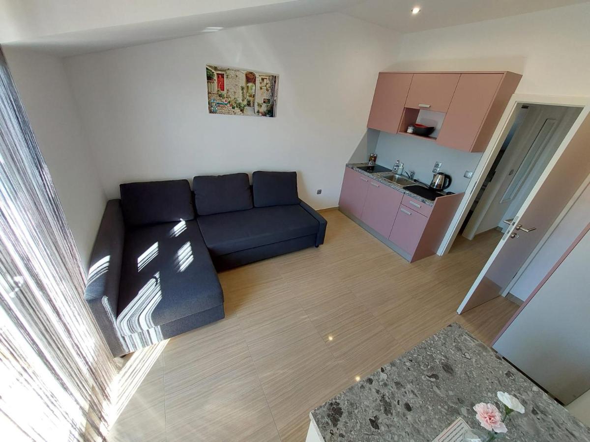 Apartmani Tropical Vodice Ngoại thất bức ảnh